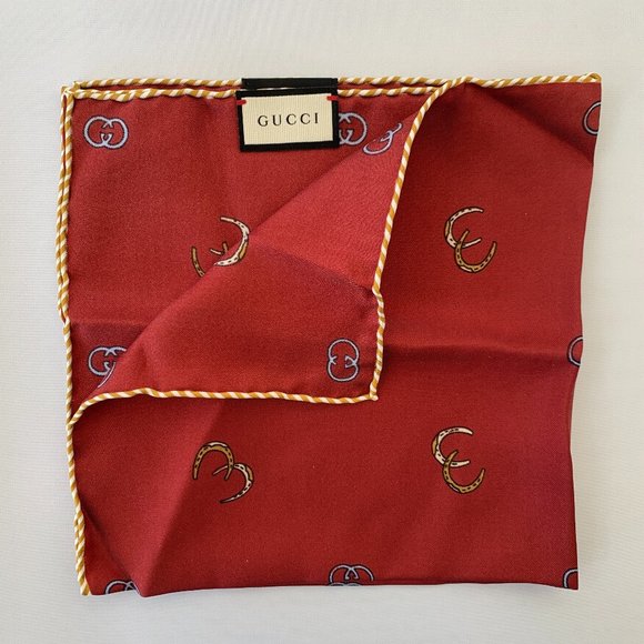 Gucci GG Horseshoe Print Pocket Square in Red NEW IN BOX - Picture 4 of 9